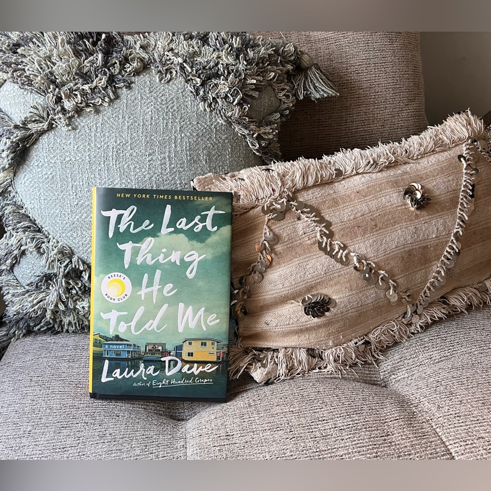 NWT “The Last Thing He Told Me” by Laura Dave - Bestselling Book